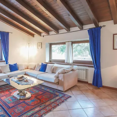Triestevillas Bucolic In Trieste's Karst, 6 Guests ヴィラ
